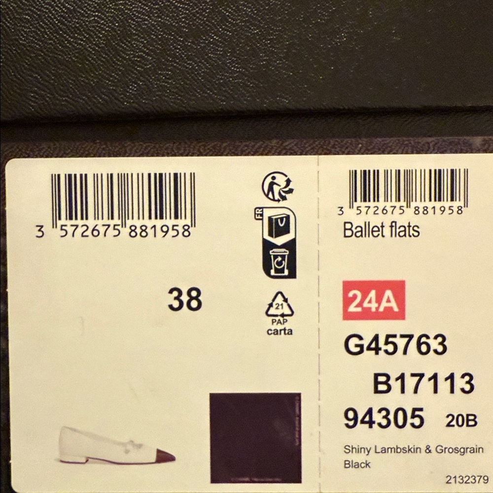 CHANEL Black Leather Ballet Flats - Picture 14 of 15